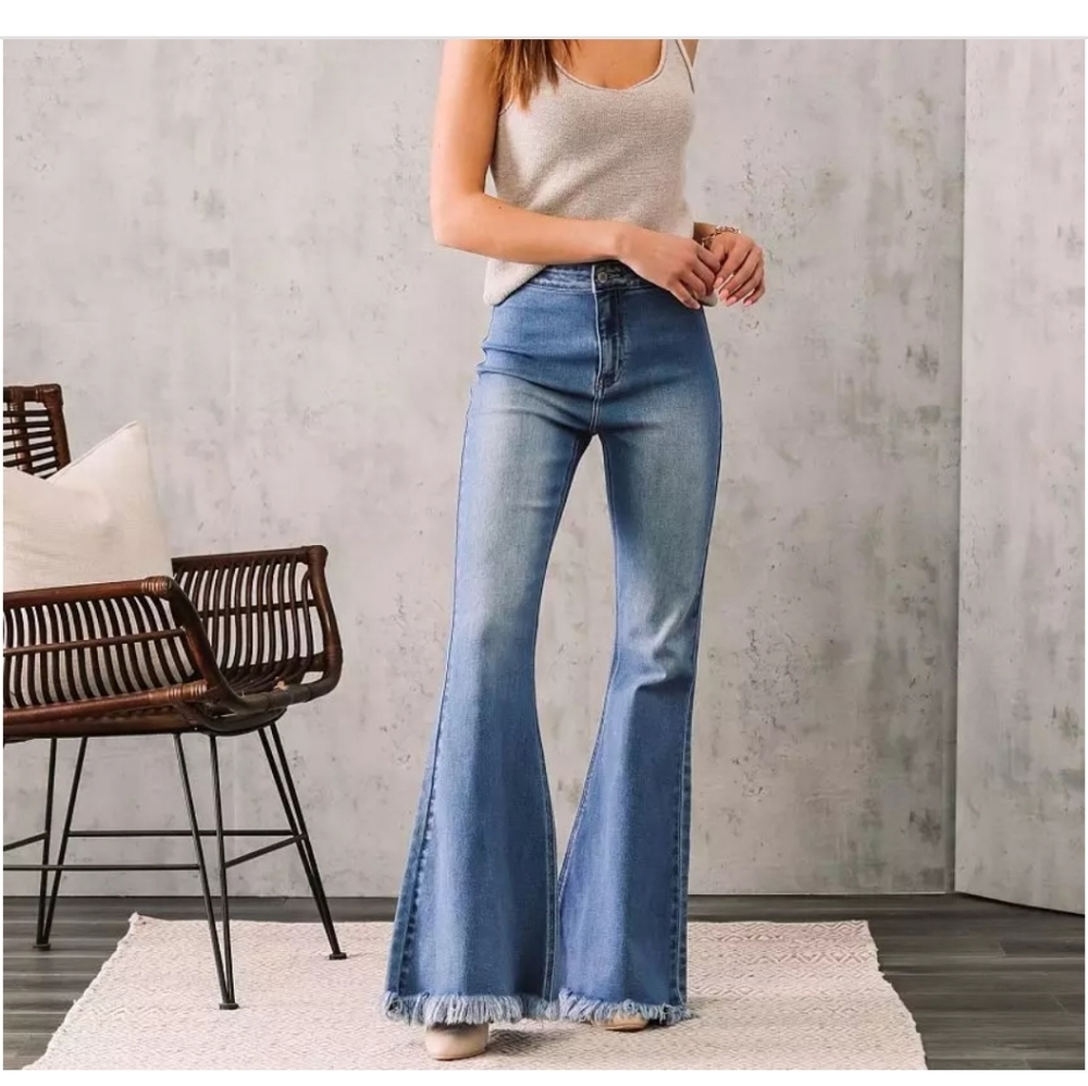 NWOT KanCan Signature Boho 70s Ultra High Rise Extreme Flare Jeans